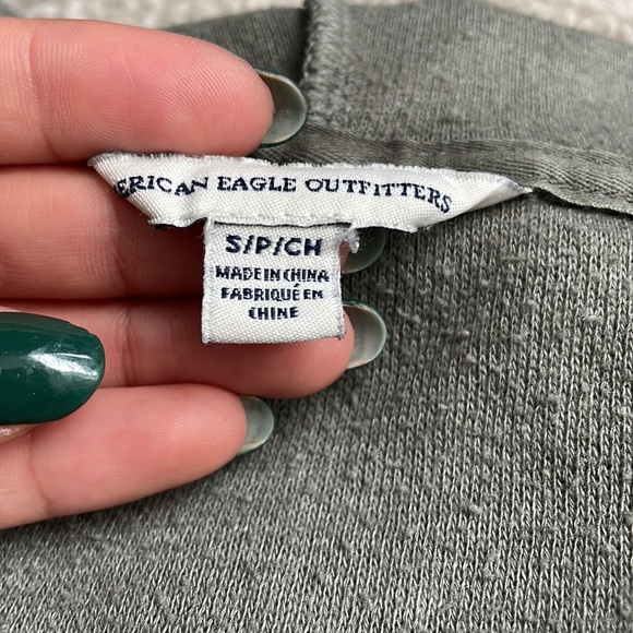 American eagle Sweater - Picture 3 of 3